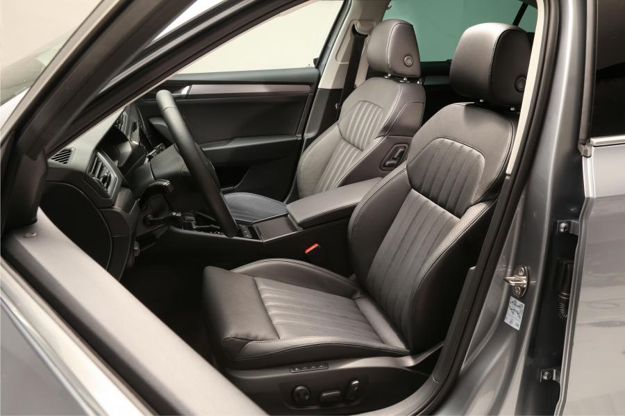  Skoda Superb 2015 года  (фото 26 из 27)